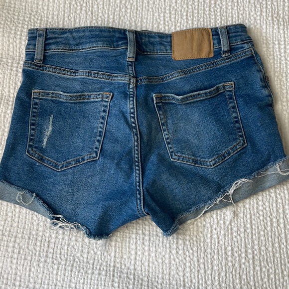 H&M shorts - Picture 3 of 3